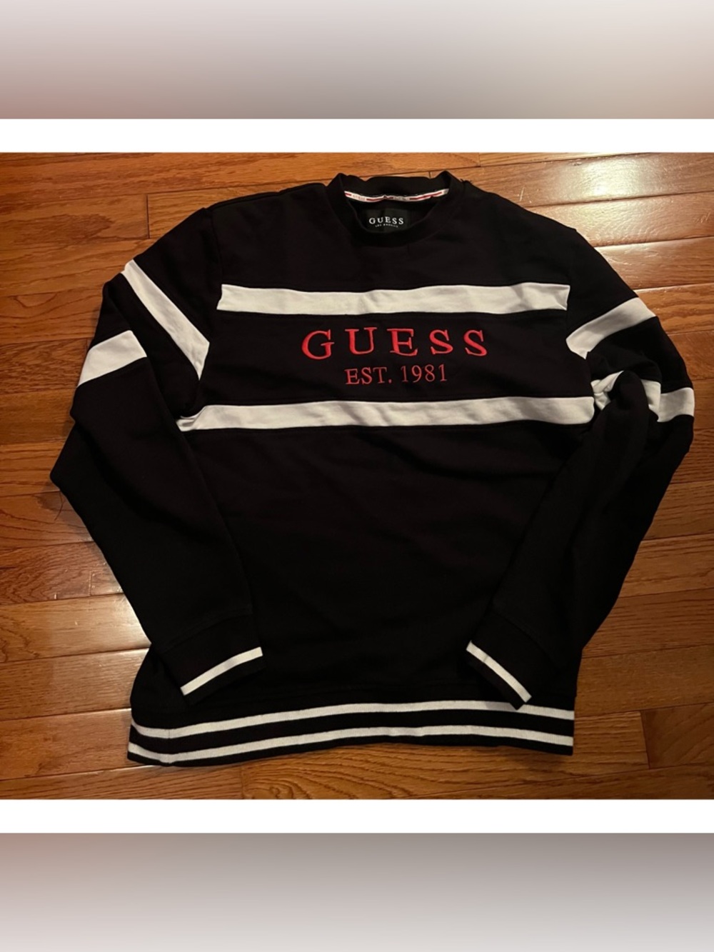 GUESS Black Crewneck